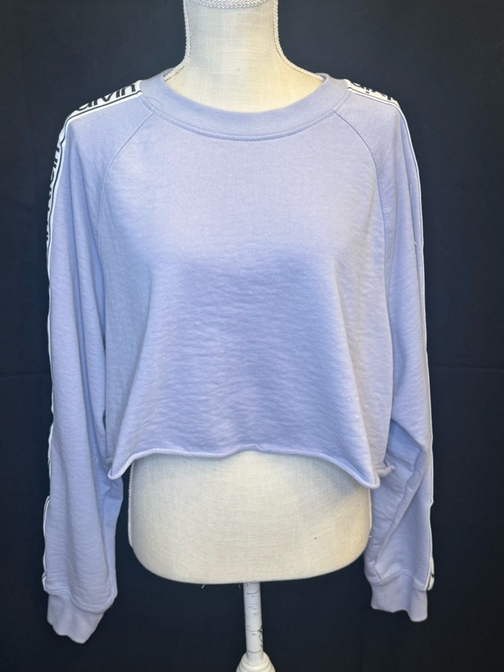 Calvin Klein Light Lavender Performance Crop Pullover - Picture 2 of 5